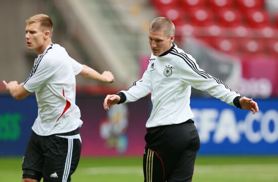 UEFA Euro 2012. German, Italian teams hold training sessions