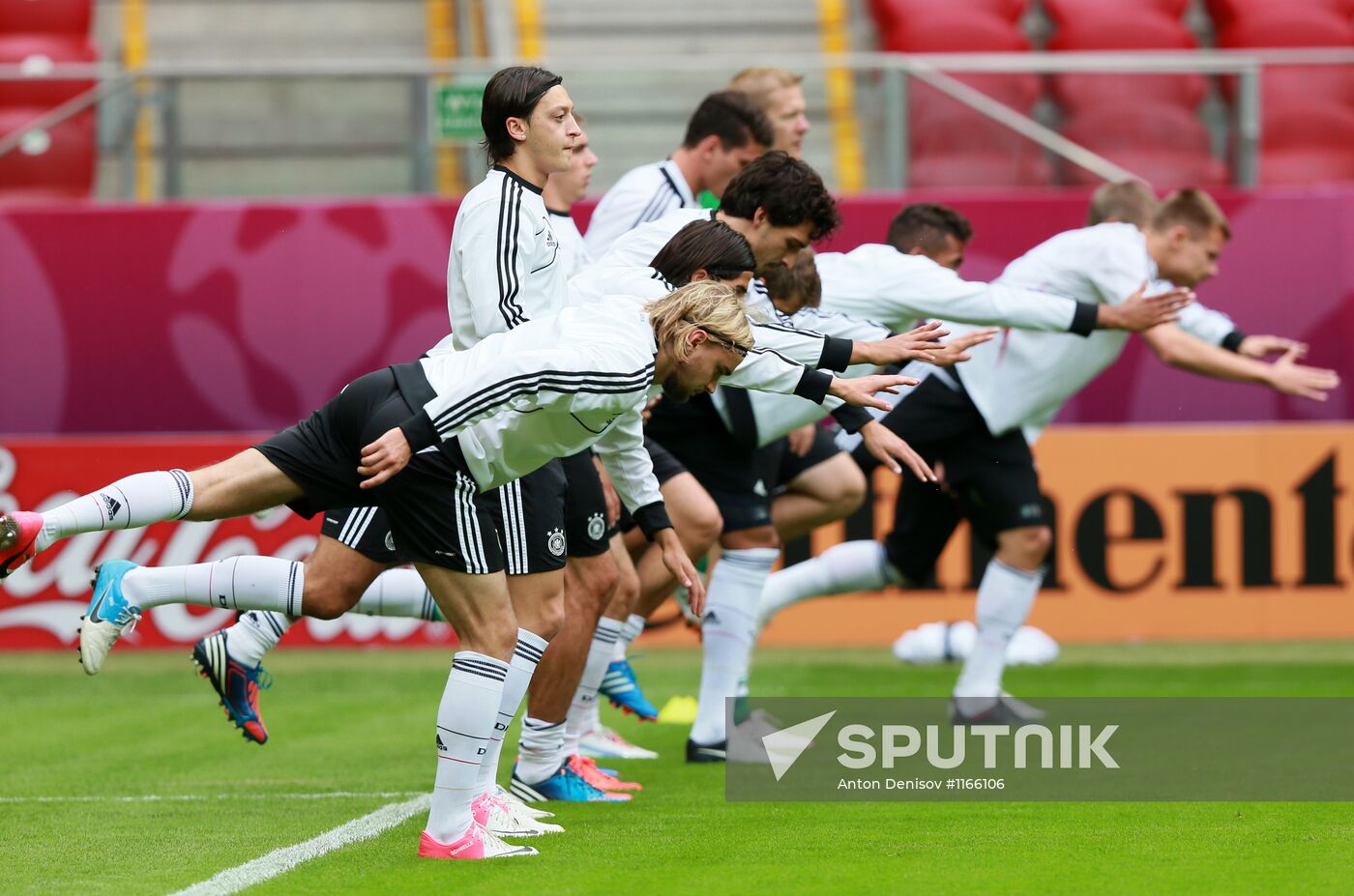 UEFA Euro 2012. German, Italian teams hold training sessions