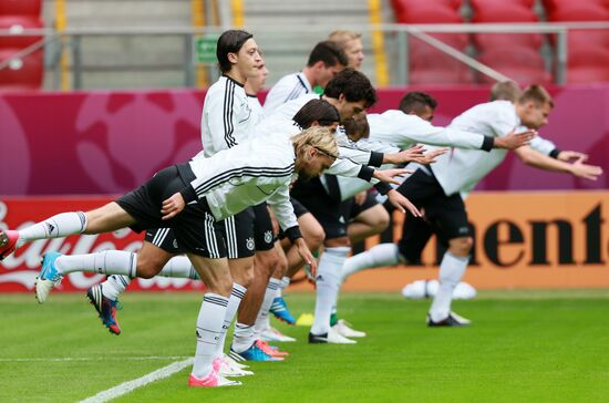 UEFA Euro 2012. German, Italian teams hold training sessions