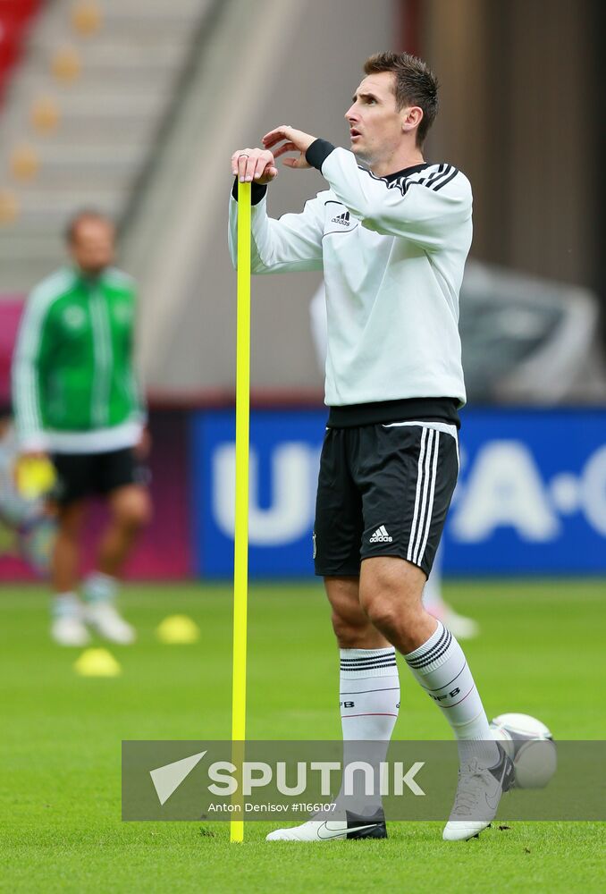 UEFA Euro 2012. German, Italian teams hold training sessions
