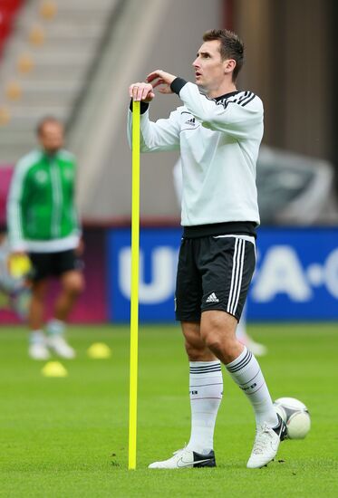 UEFA Euro 2012. German, Italian teams hold training sessions