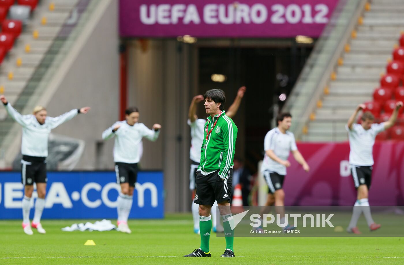 UEFA Euro 2012. German, Italian teams hold training sessions