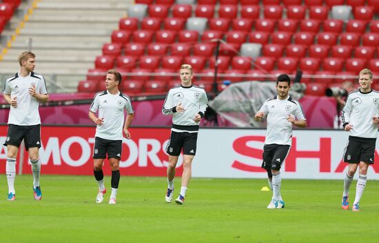 UEFA Euro 2012. German, Italian teams hold training sessions
