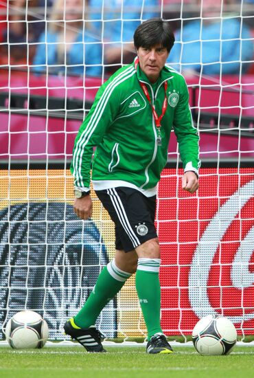 UEFA Euro 2012. German, Italian teams hold training sessions