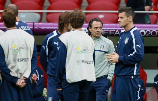 UEFA Euro 2012. Team training of Germany and Italy