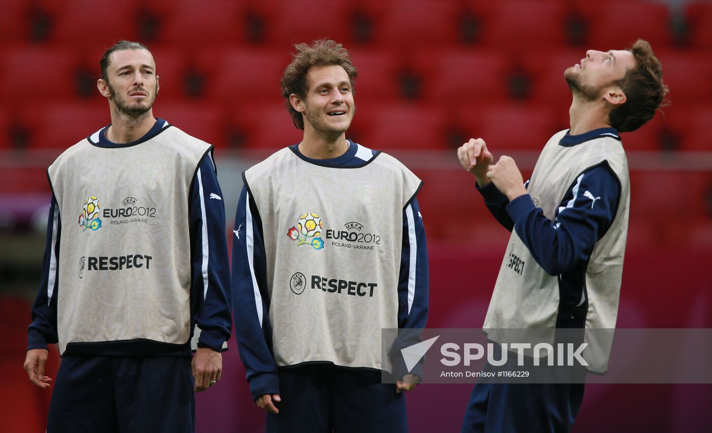 UEFA Euro 2012. German, Italian teams hold training sessions
