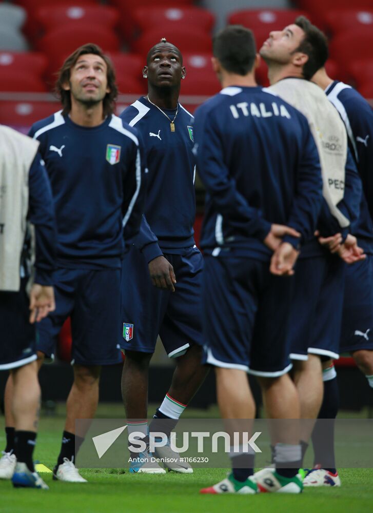 UEFA Euro 2012. German, Italian teams hold training sessions