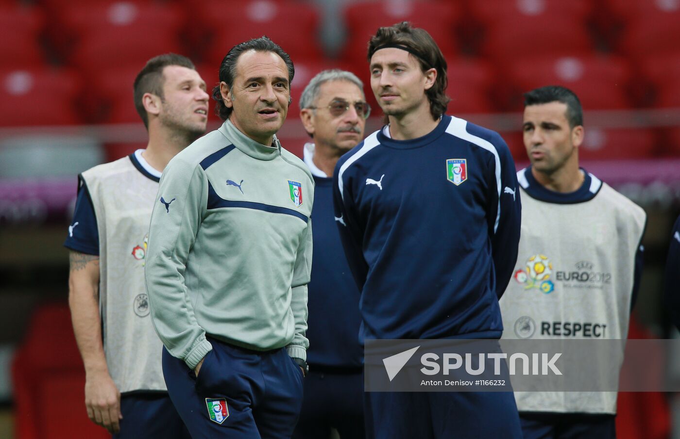 UEFA Euro 2012. German, Italian teams hold training sessions