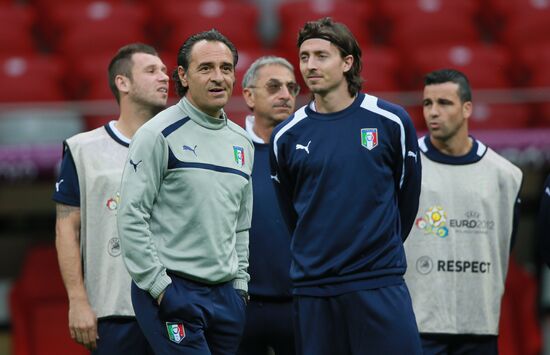 UEFA Euro 2012. German, Italian teams hold training sessions