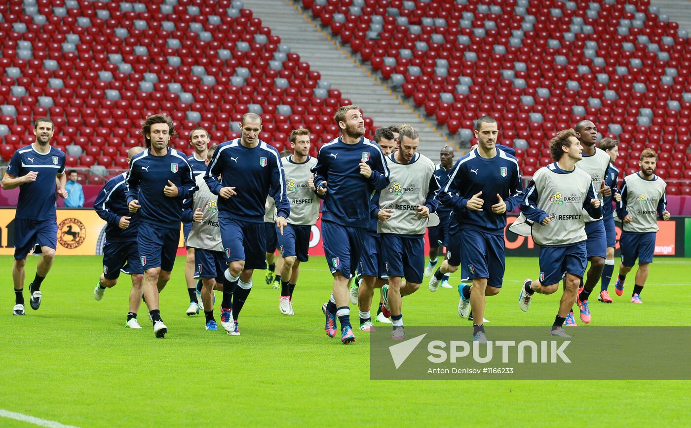 UEFA Euro 2012. German, Italian teams hold training sessions