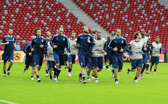 UEFA Euro 2012. German, Italian teams hold training sessions