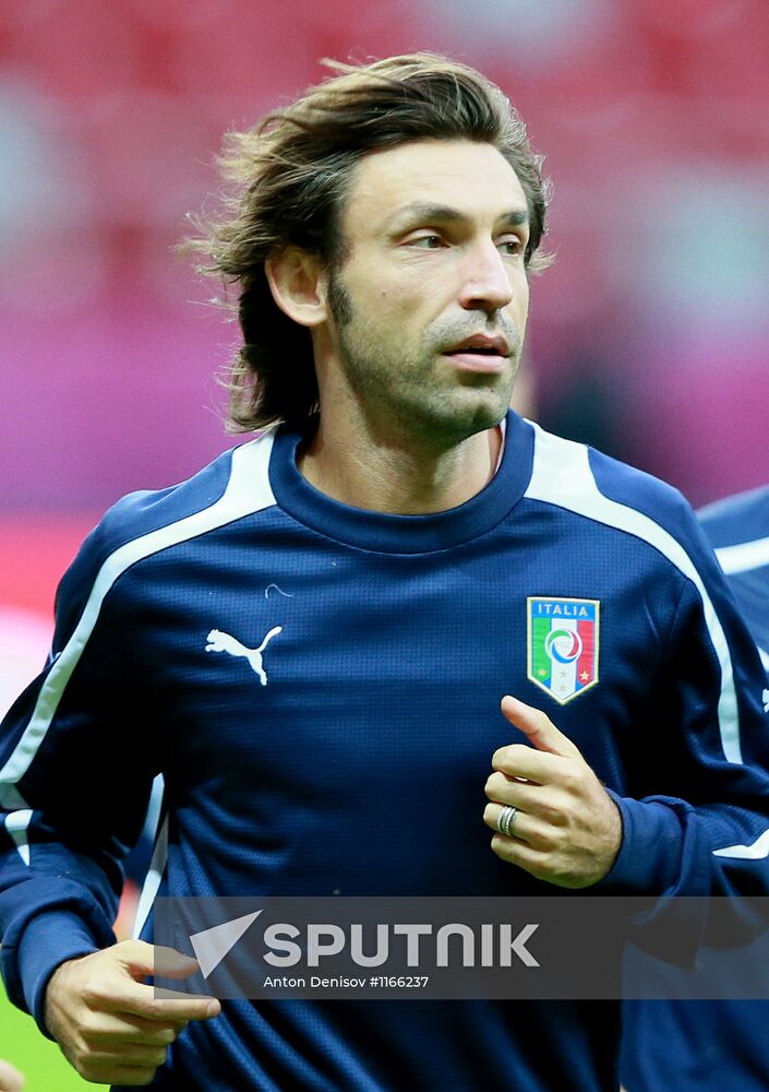 UEFA Euro 2012. German, Italian teams hold training sessions