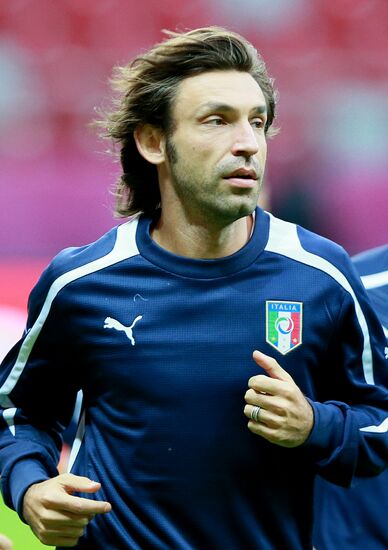 UEFA Euro 2012. German, Italian teams hold training sessions