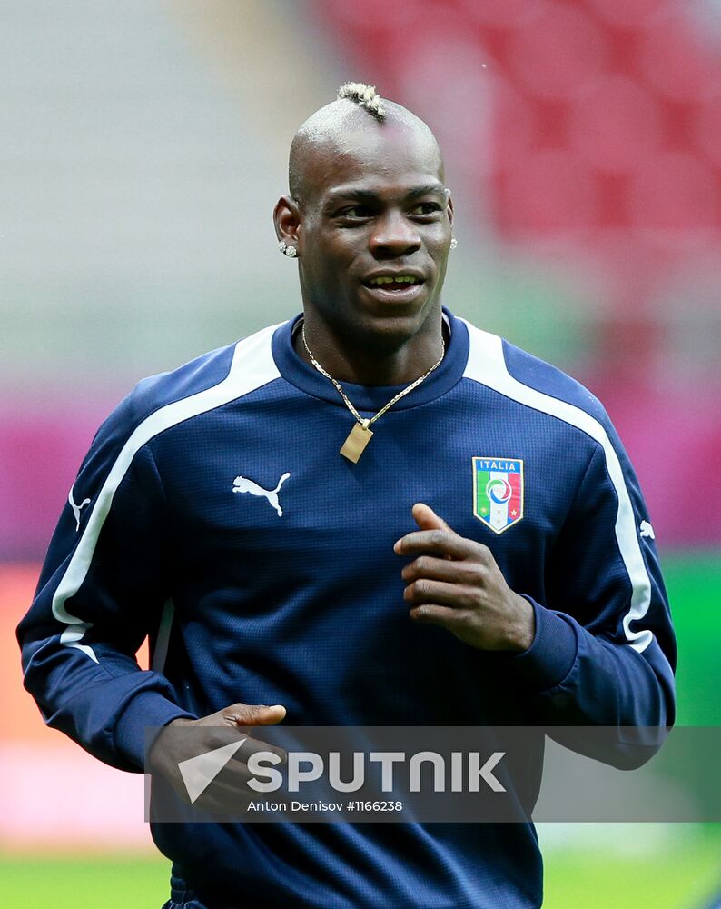 UEFA Euro 2012. German, Italian teams hold training sessions
