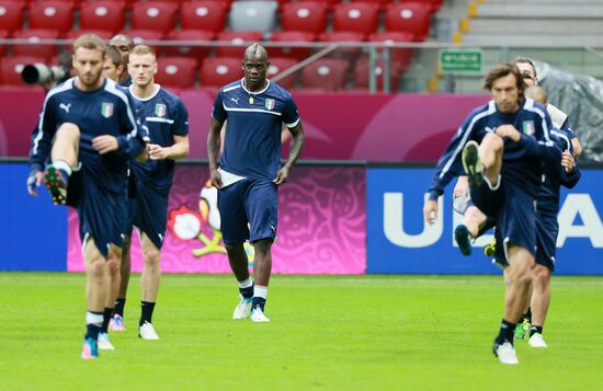 UEFA Euro 2012. German, Italian teams hold training sessions