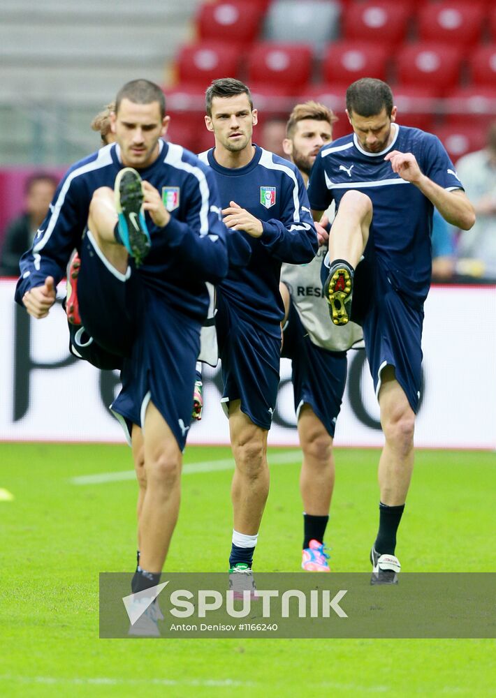 UEFA Euro 2012. German, Italian teams hold training sessions