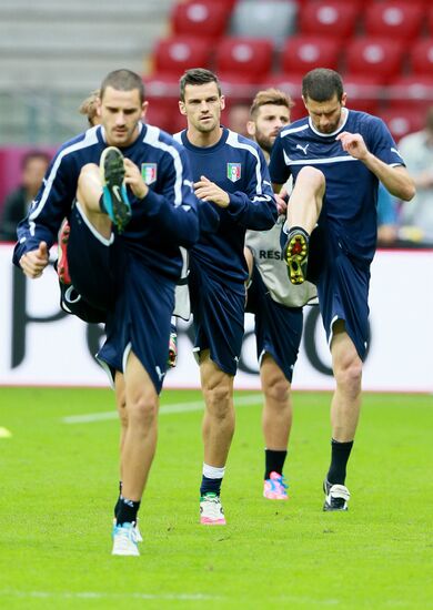 UEFA Euro 2012. German, Italian teams hold training sessions