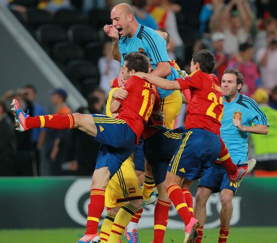 UEFA Euro 2012. Portugal vs. Spain