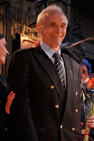 Vasily Lanovoi attends season closing at Vakhtangov Theater