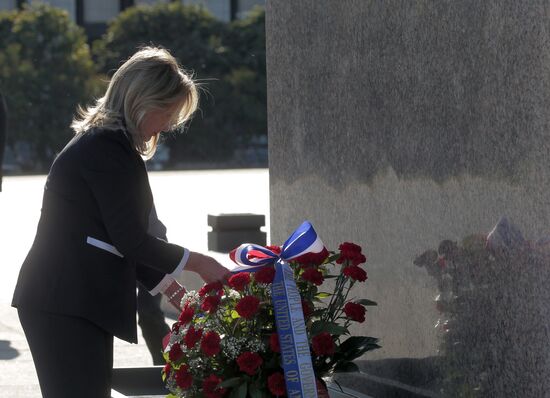 Hillary Clinton visits St. Petersburg