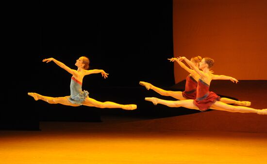 Ballet dress rehearsal at WWB@LLET.RU International Festival