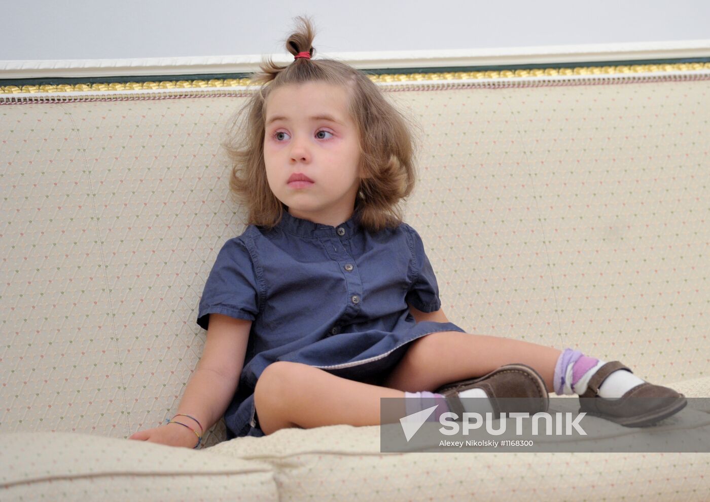 Vladimir Putin meets with girl who was given heart transplant