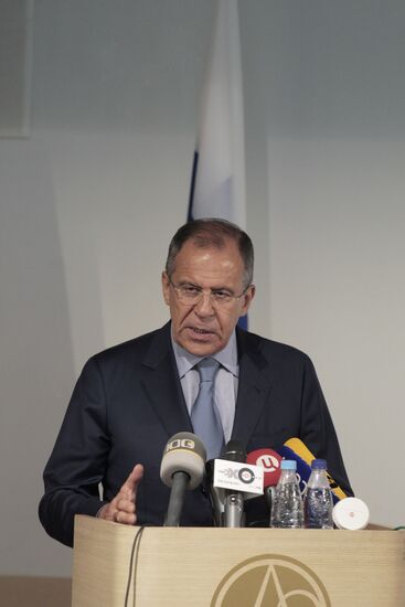 Sergei Lavrov and Hillary Clinton hold talks in St. Petersburg