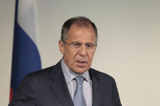 Sergei Lavrov and Hillary Clinton hold talks in St. Petersburg