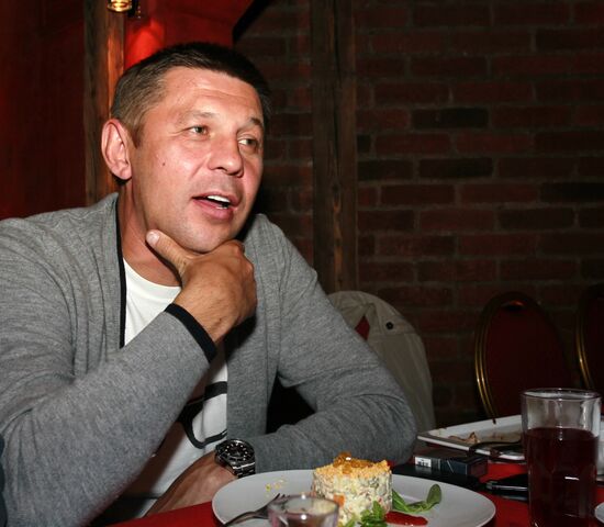 Slepakov's concert at "A Night by the Fireplace"