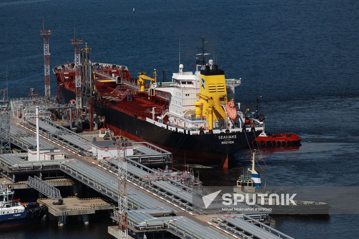 Work of Vysotsk-Lukoil-II distribution and transshipment complex