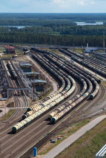 Work of Vysotsk-Lukoil-II distribution and transshipment complex