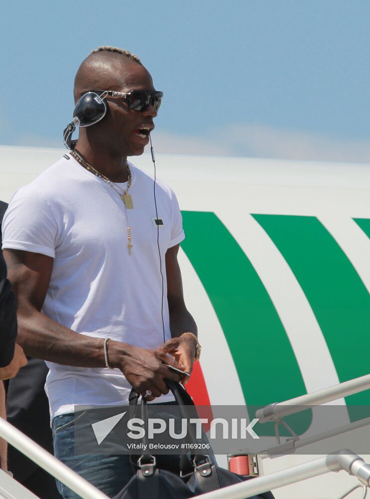 UEFA Euro 2012. Italy's squad arrives in Kiev