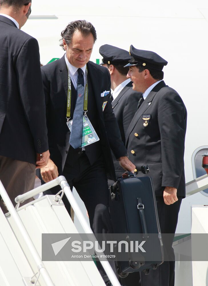 UEFA Euro 2012. Italy's squad arrives in Kiev