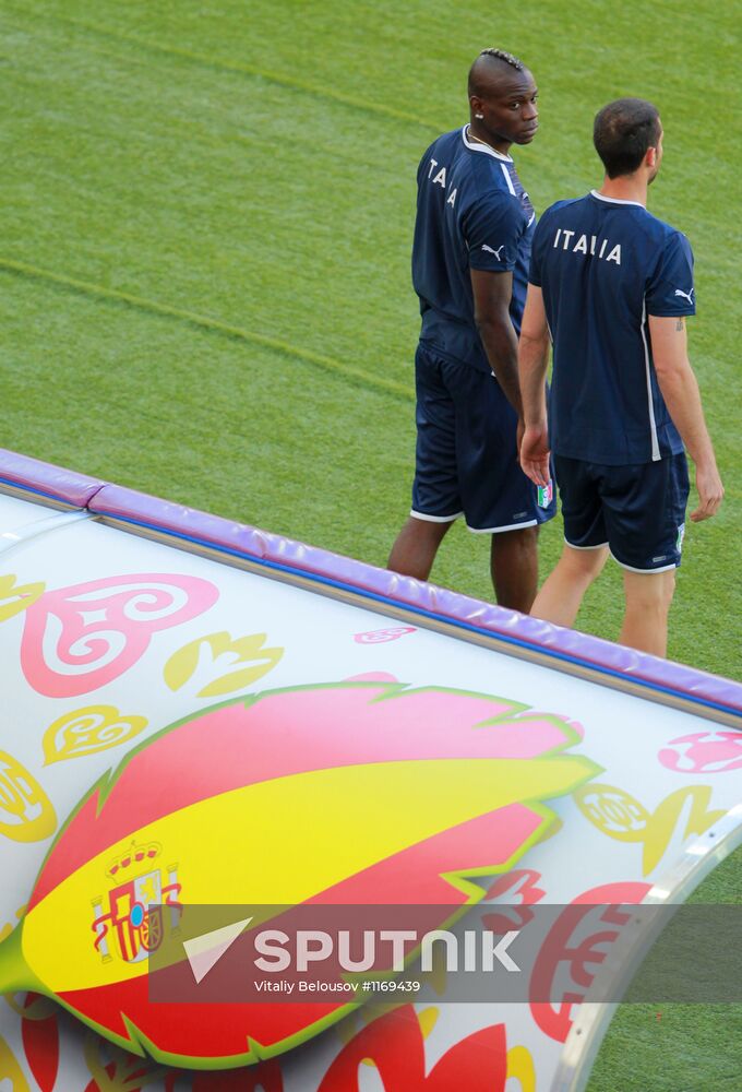 UEFA Euro 2012. Italy, Spain teams hold training