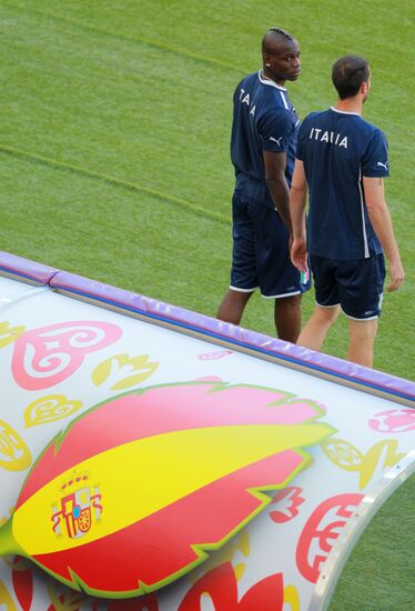 UEFA Euro 2012. Italy, Spain teams hold training