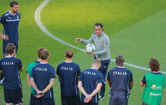 UEFA Euro 2012. Italy, Spain teams hold training