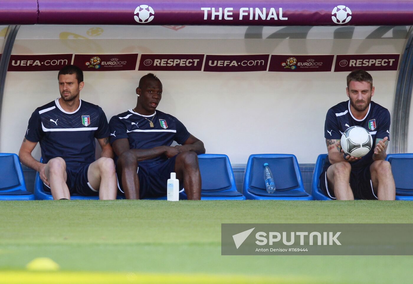 UEFA Euro 2012. Italy, Spain teams hold training