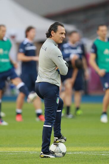 UEFA Euro 2012. Italy, Spain teams hold training