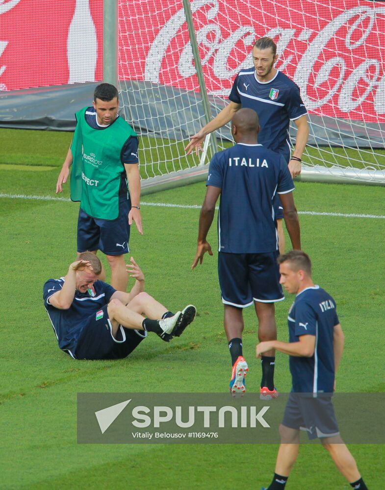 UEFA Euro 2012. Italy, Spain teams hold training