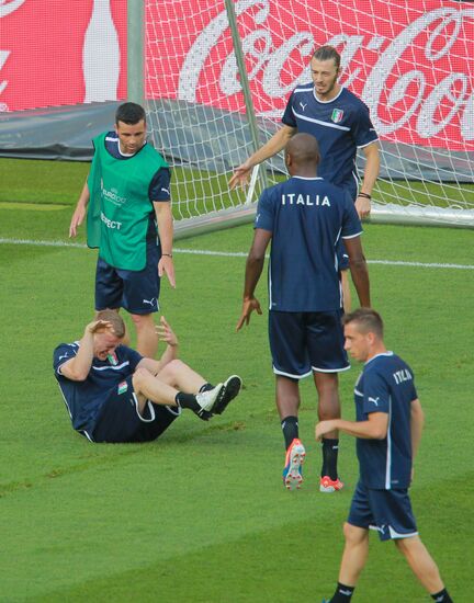 UEFA Euro 2012. Italy, Spain teams hold training
