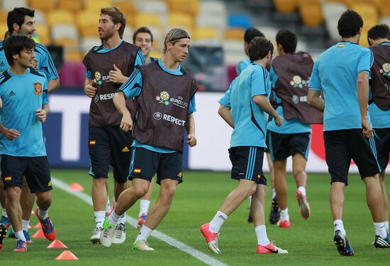UEFA Euro 2012. Training of Italian and Spanish teams