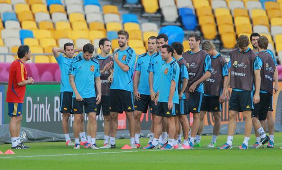 UEFA Euro 2012. Training of Italian and Spanish teams