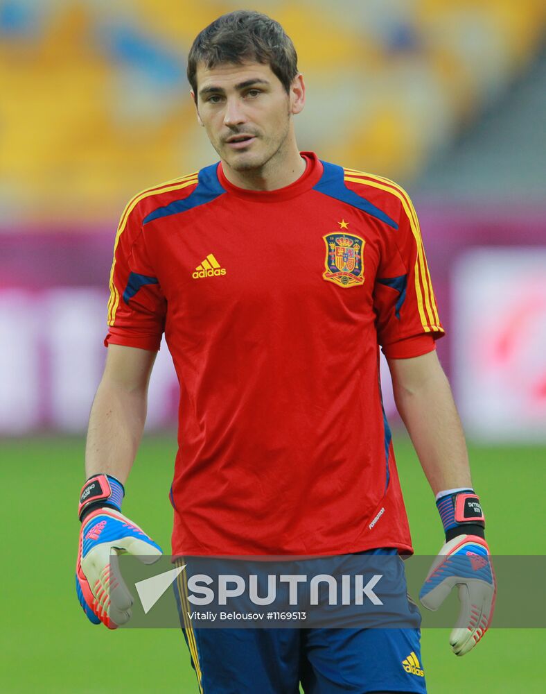 UEFA Euro 2012. Training of Italian and Spanish teams