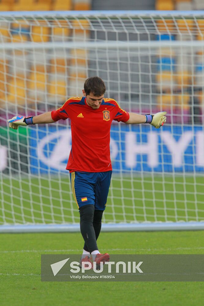 UEFA Euro 2012. Training of Italian and Spanish teams