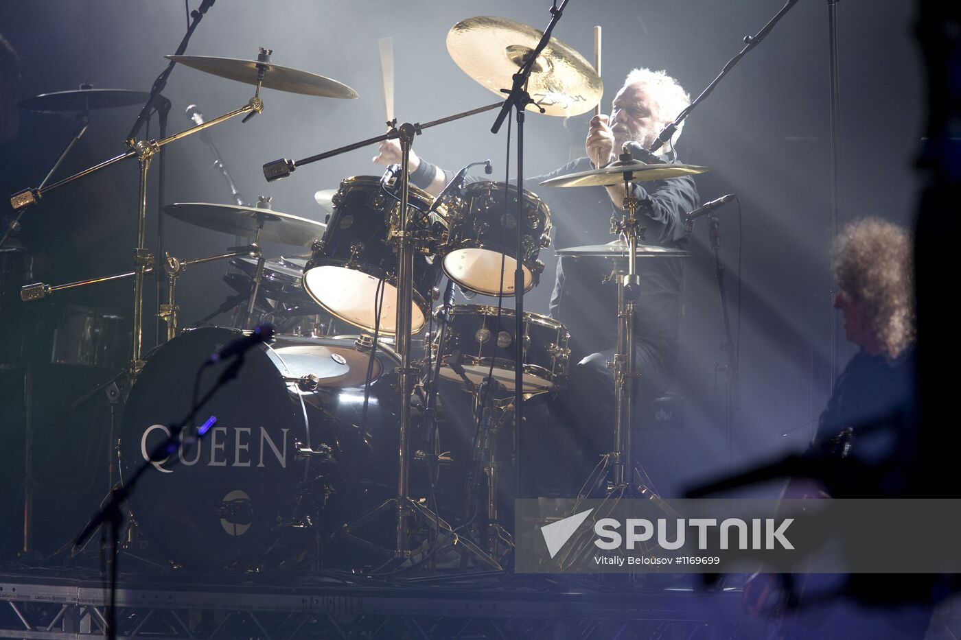 Queen and Adam Lambert give charity concert in Kiev