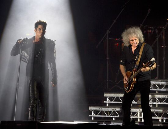 Queen and Adam Lambert give charity concert in Kiev