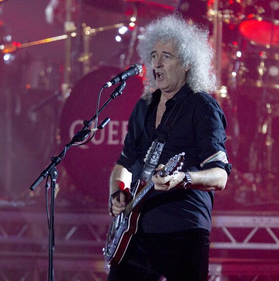 Queen and Adam Lambert give charity concert in Kiev