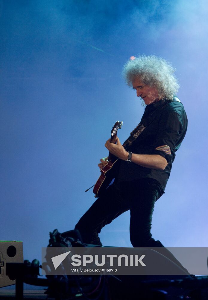 Queen and Adam Lambert give charity concert in Kiev