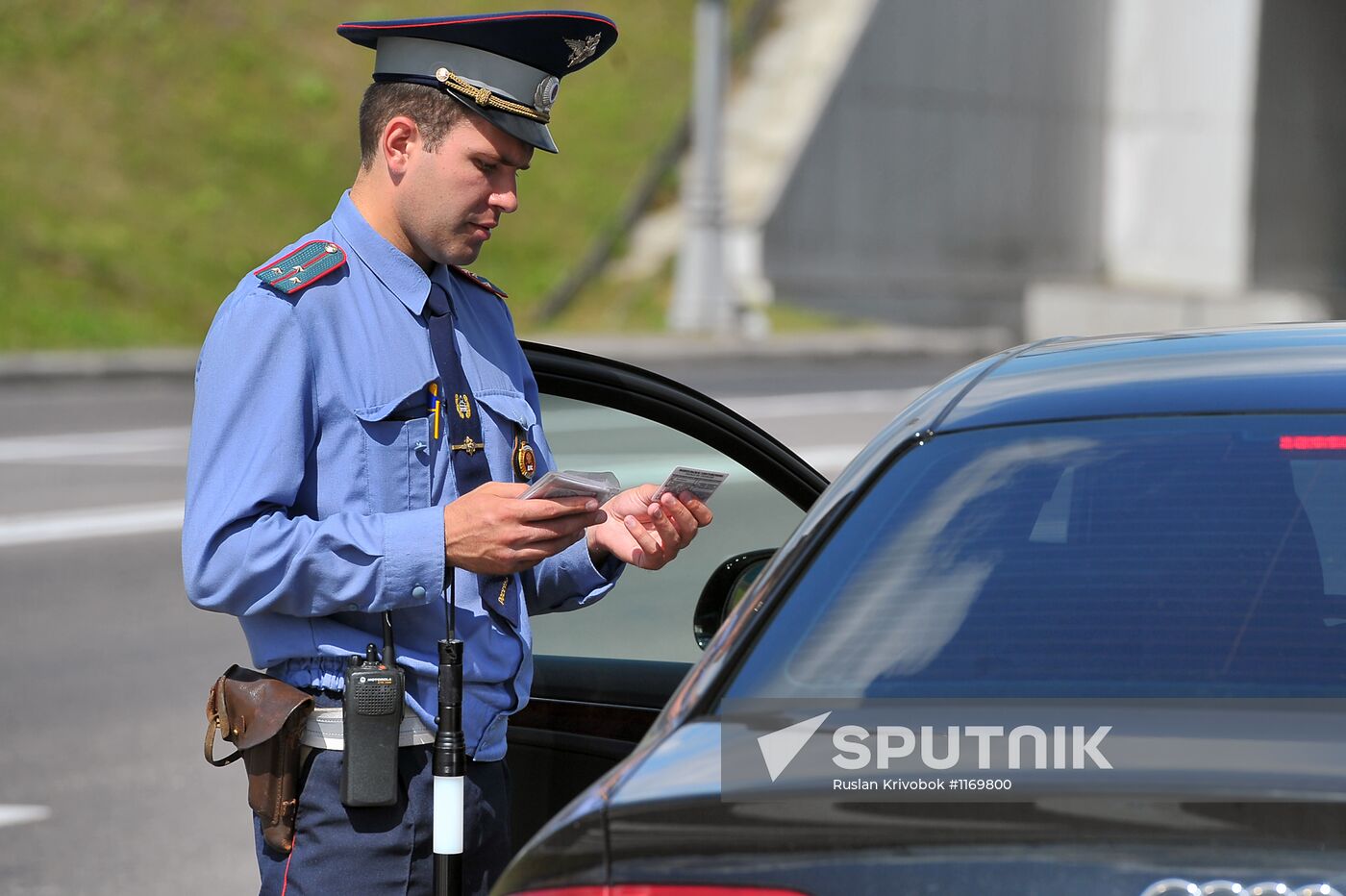 Sweep by traffic police to identify cars with tinted windows