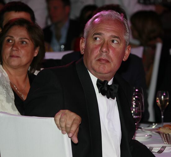 Gala dinner and charitable auction Bazar Heart Dinner